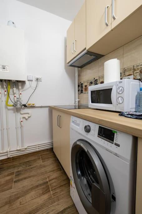 Luxury Radox Apartment Park 1 Bz Buzău Exteriör bild