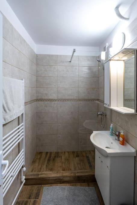 Luxury Radox Apartment Park 1 Bz Buzău Exteriör bild
